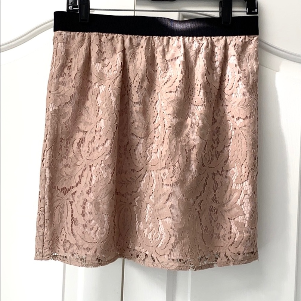 Lace skirt